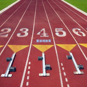 诺伊尔盛赞莱万历史贡献，称凯恩延续拜仁传奇前锋非凡使命