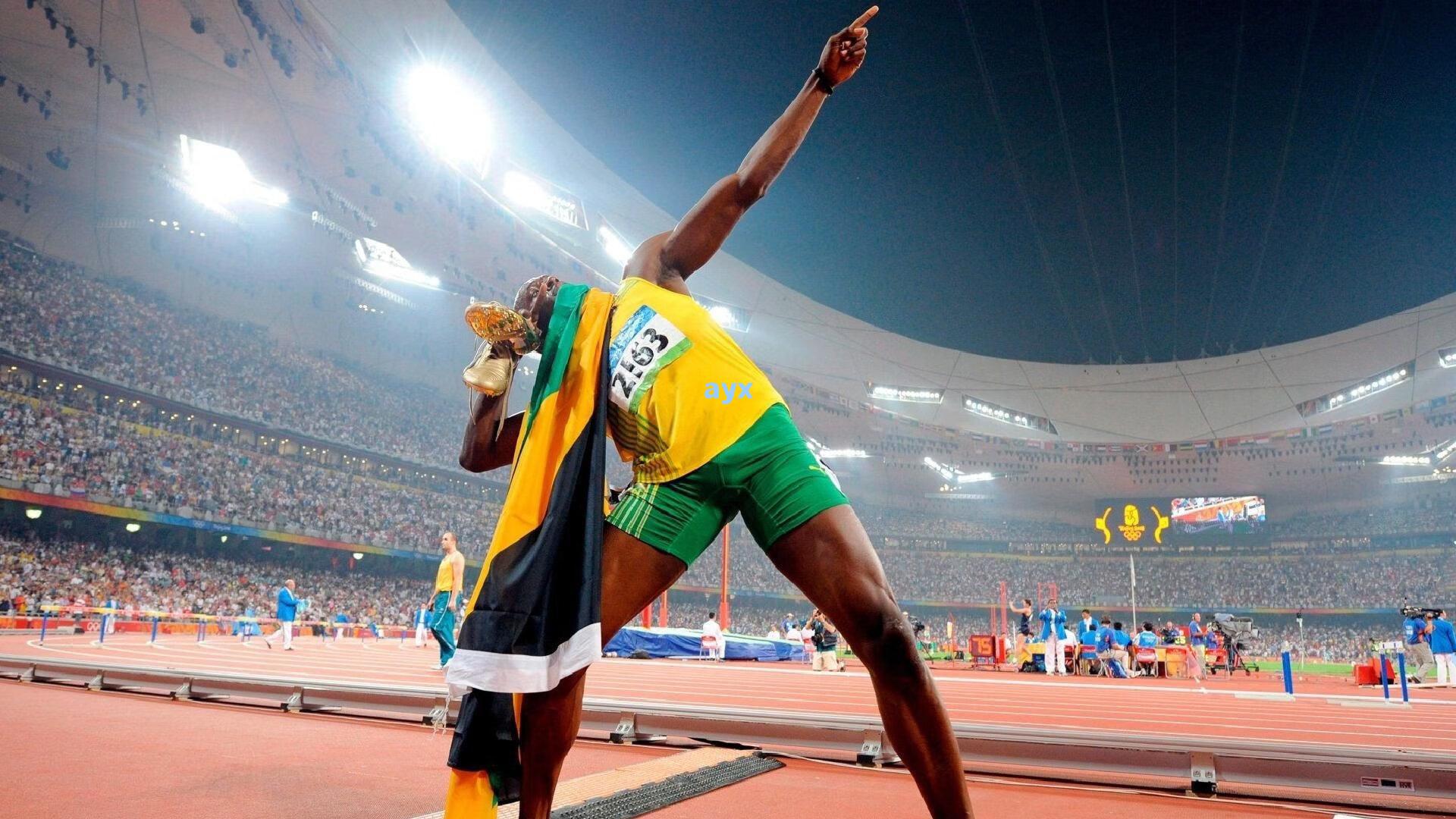 一马平川！米切尔发球被断，赫夫反击起飞滑翔背扣锁定胜局