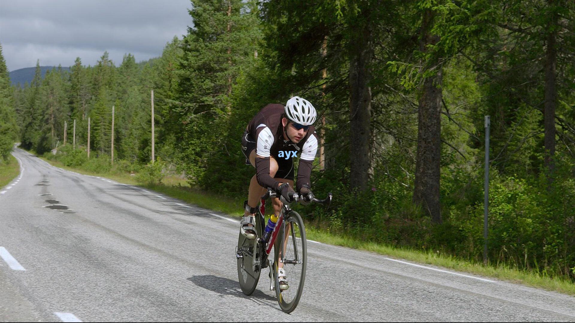 意籍中锋海外赛场遭遇争议判罚 录像长时间审议后违体犯规引多方质疑